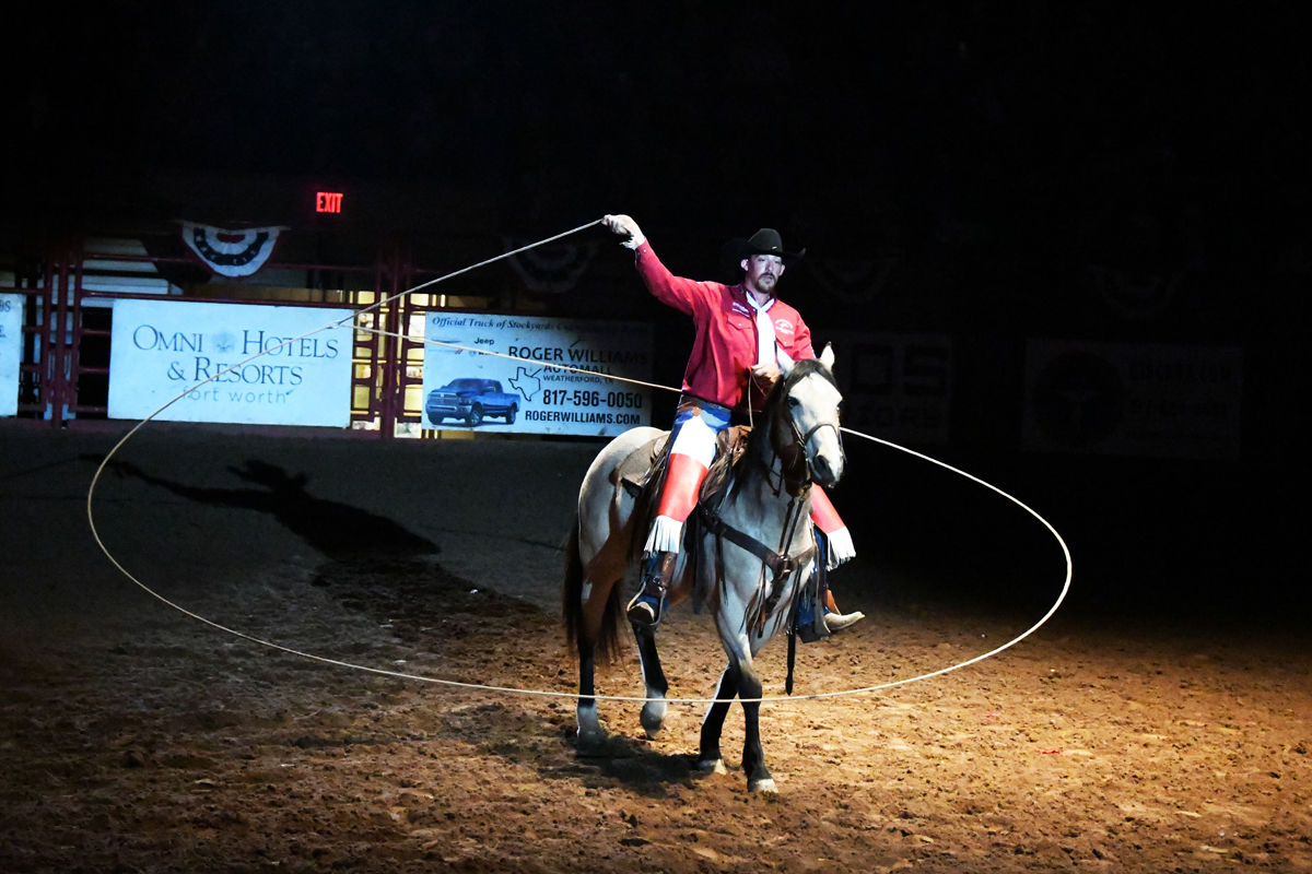 065 Trick roper at the rodeo.JPG